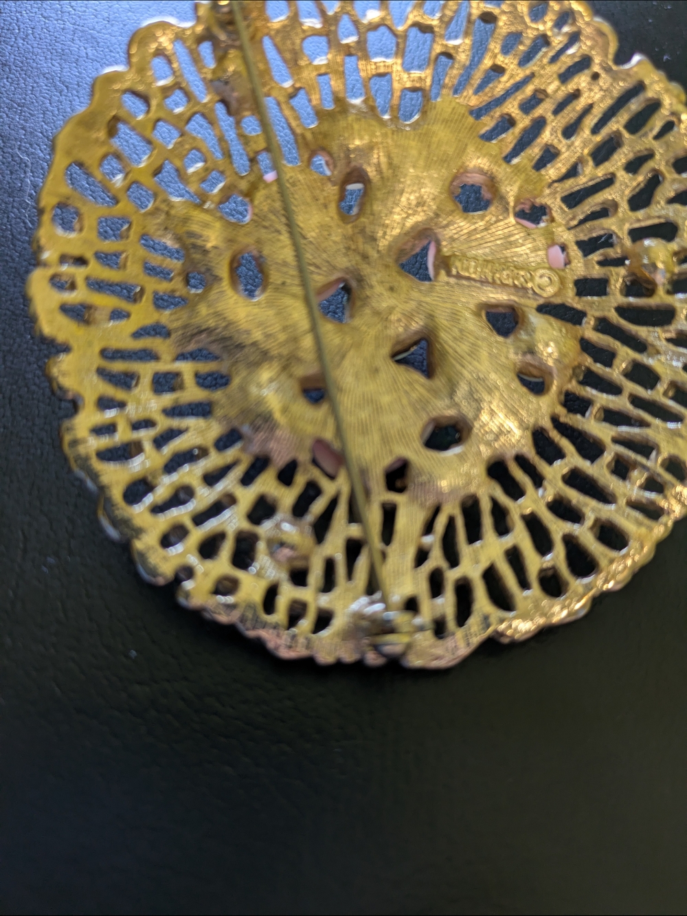 Vintage Sarah Coventry 1970s Fashion Splendor Gold Filigree Brooch - Picture 5 of 5